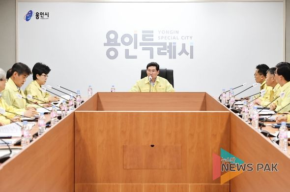 이상이 용인특례시장이 12일 여름철 자연재난 대비회의를 주재하고 있다