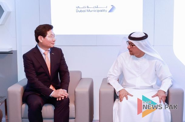 전국대도시시장협의회 회장이 17일(현지시간) 두바이시청에서 다우드 압둘 라만 알-하즈리 시장과 간담회를 열고 교류ㆍ협력방안을 논의했다.