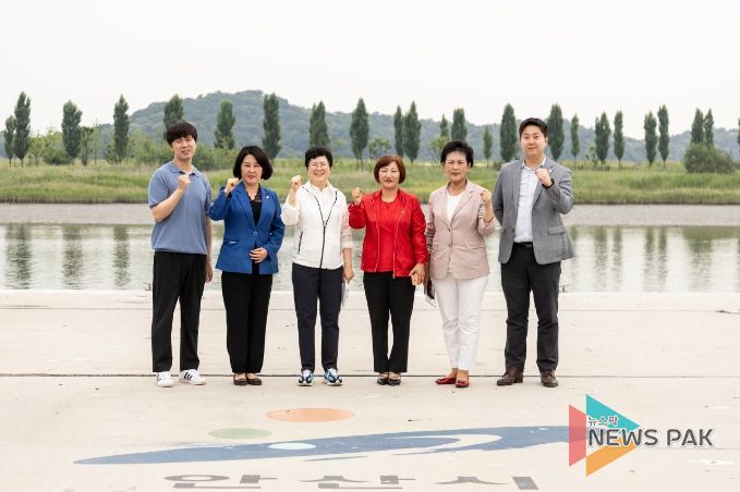 안산시의회 문화복지위원회가 19일 제283회 제1차 정례회 중 행정사무감사 관련 현장활동을 벌였다.