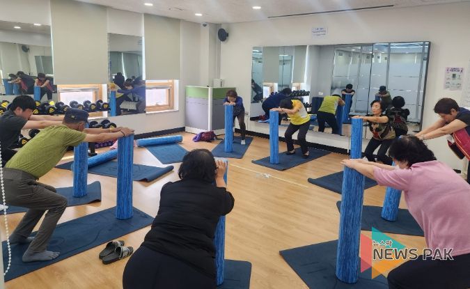 안산서부건강생활지원센터, '100세 근육왕 운동교실' 운영