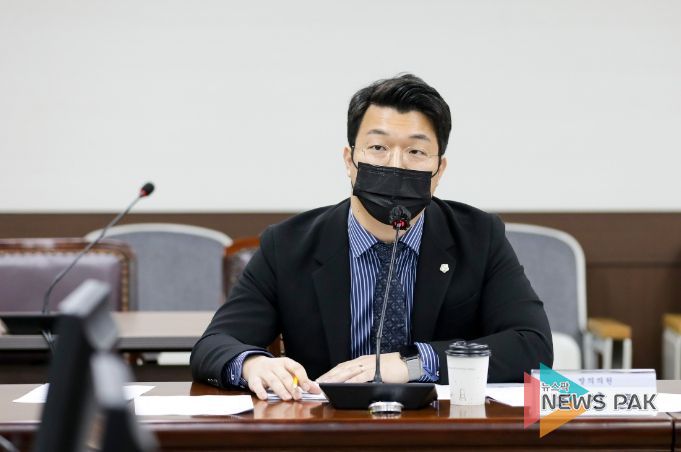 지난 제282회 임시회에서 조례안에 대해 설명하고 있는 최진호 의원의 모습.