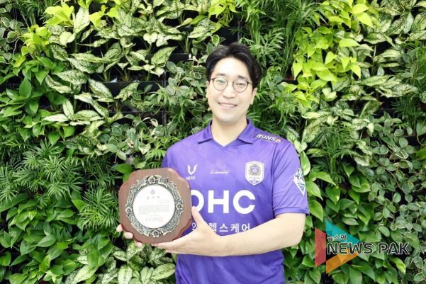 김도현의원_FC안양 리더스클럽 감사패 수상