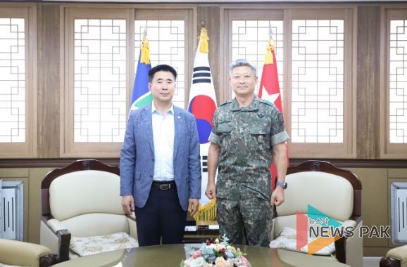 오산시의회 성길용 의장 제51사단 위문 방문