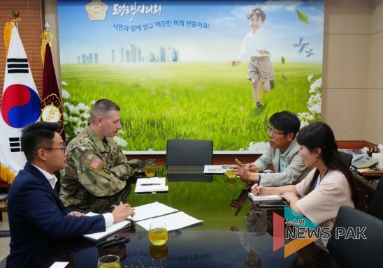 평택시의회 유승영 의장, 미 육군 험프리스 수비대 기지 사령관 접견