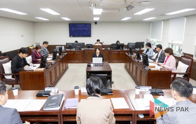 안산시의회가 6일 ‘제284회 임시회 폐회중 의회운영위원회’를 개최했다. 사진은 이날 열린 폐회중 의회운영위원회의 한 장면