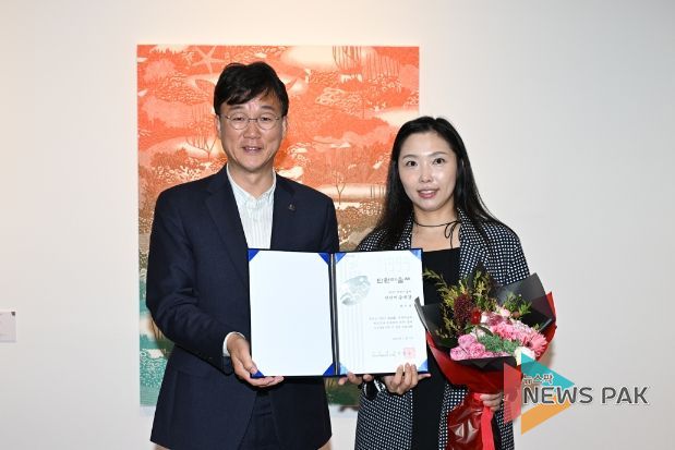 안산시, 제24회 단원미술제 시상...최지현 작가 대상 수상