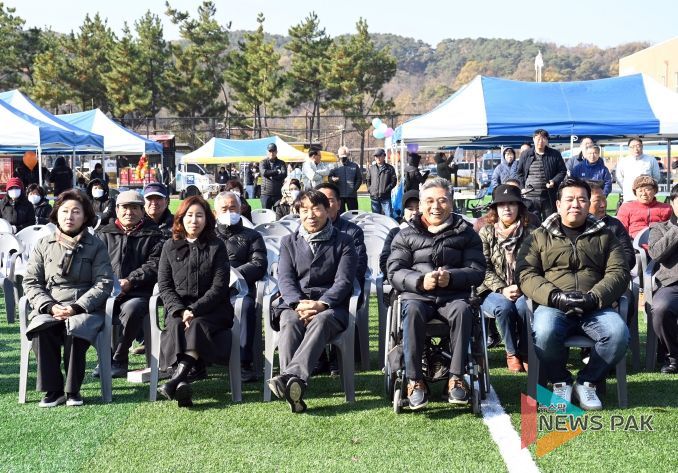 화성시의회, 비봉면 갈대숲 축제에서 여유로운 가을의 정취 느껴