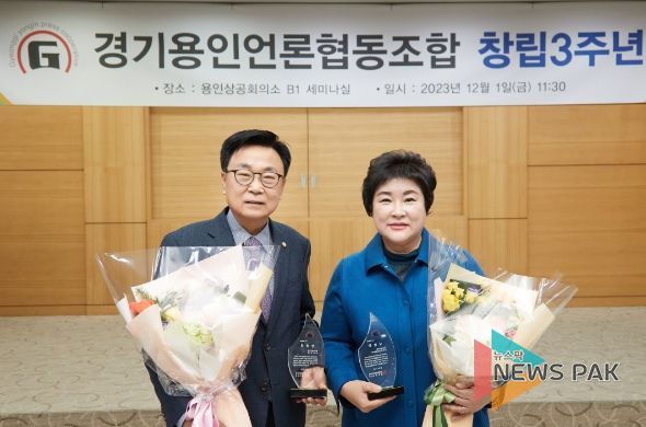 왼쪽부터 김영식, 장정순 의원