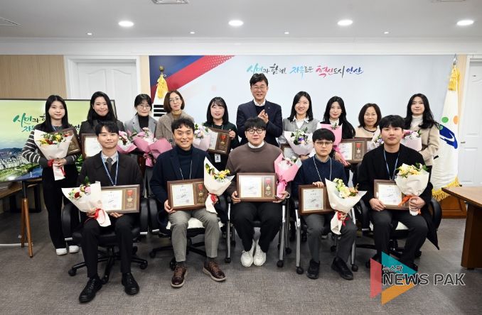 이민근 안산시장, 친절‧민원 행정 우수 공무원 14명에 표창 수여