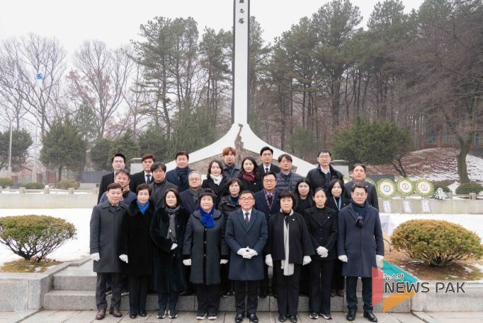 용인특례시의회, 현충탑 참배