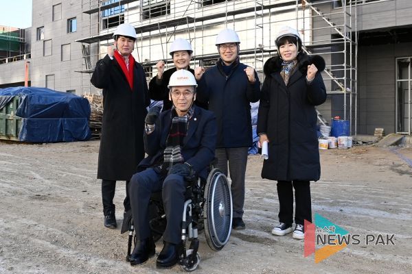 향남문화복합센터 건립현장 방문한 교복위 의원들
