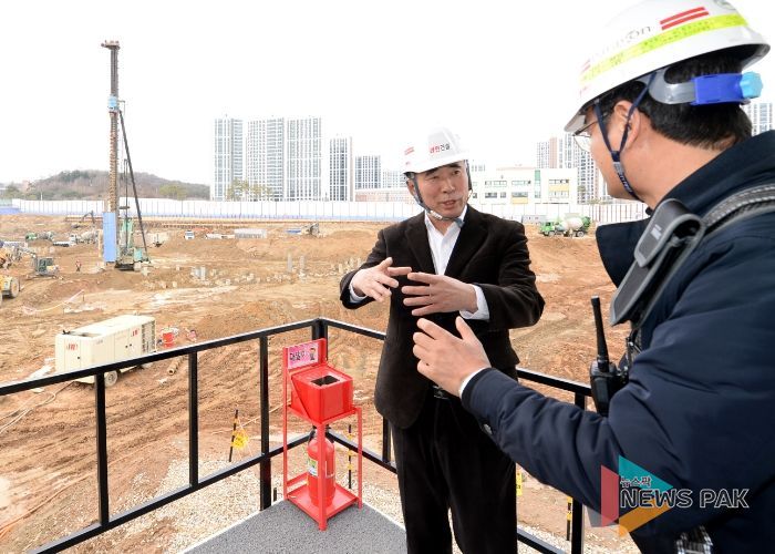 오산시의회 성길용 의장, 세교2지구 주택건설현장 방문·점검