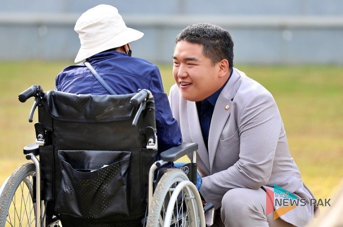 시장배 장애인체육가족 걷기대회에서 한채훈 의원