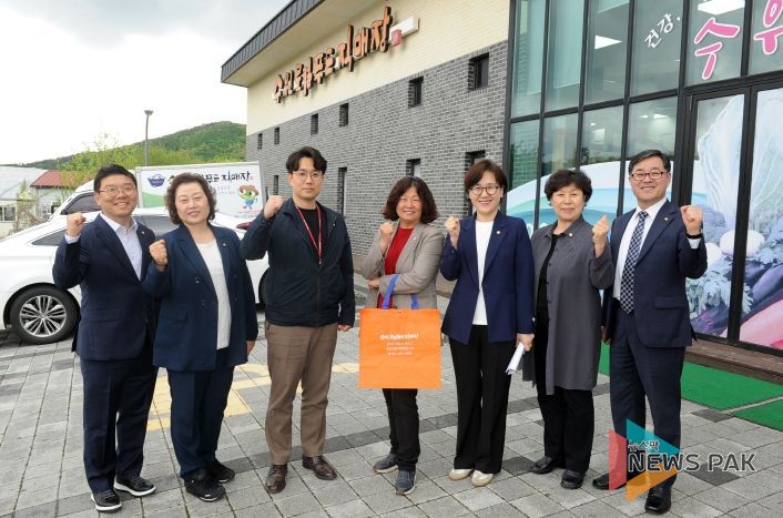 수원특례시의회 기획경제위원회, 광교힐링하우스, 수원로컬푸드직매장 현장방문 실시