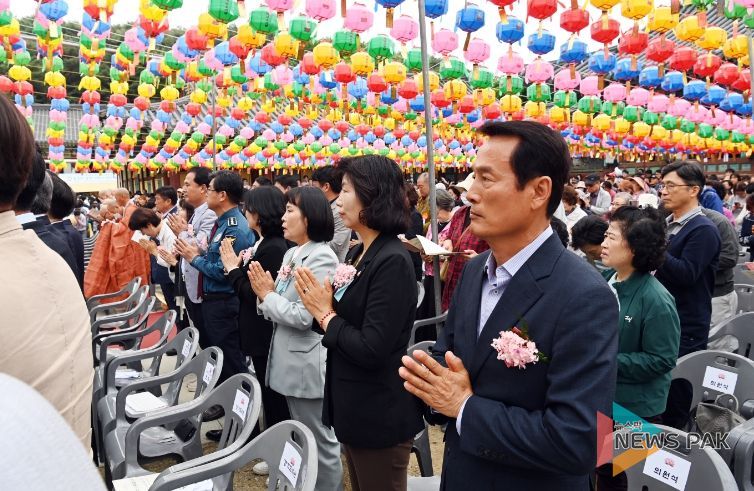 용주사 봉축법요식에 참석한 화성시의회 의원