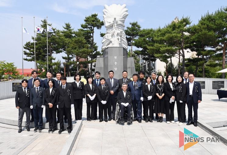 현충일 추념식에 참가한 화성시의회 의원 단체