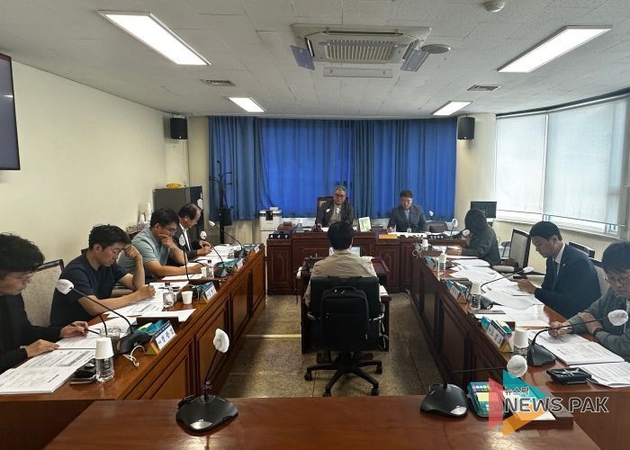 고양특례시의회, 의원 연구단체 지원 심의위원회 개최