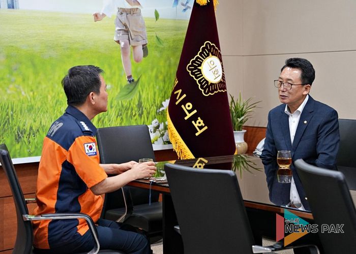평택시의회 강정구 의장, 김승남 송탄소방서장 접견