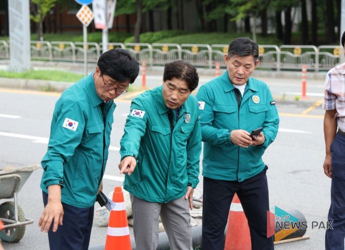 김운남 고양특례시의장, 대화동 땅꺼짐 현장 확인