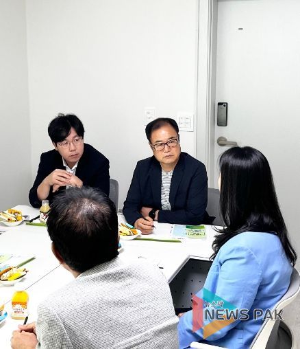 광주시의회 의원 일동, ‘한국법무보호복지공단 건축행위 반대 촉구’성명서 전달