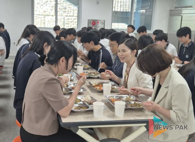 수원교육지원청, 자율선택급식 운영학교 현장 방문