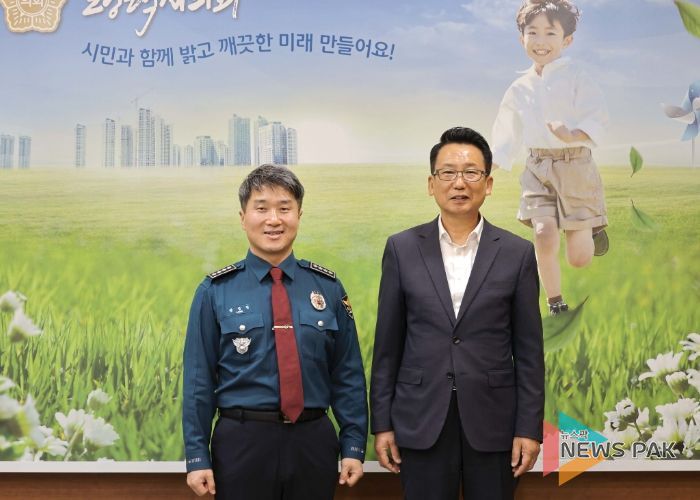 장정진 평택시경찰서장(좌) 강정구 평택시의회 의장 (우)