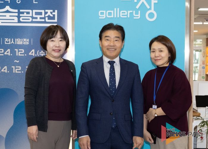 고양특례시의회 김운남 의장, 제2회 갤러리 비상 전국 장애인 미술 공모전 전시회 방문