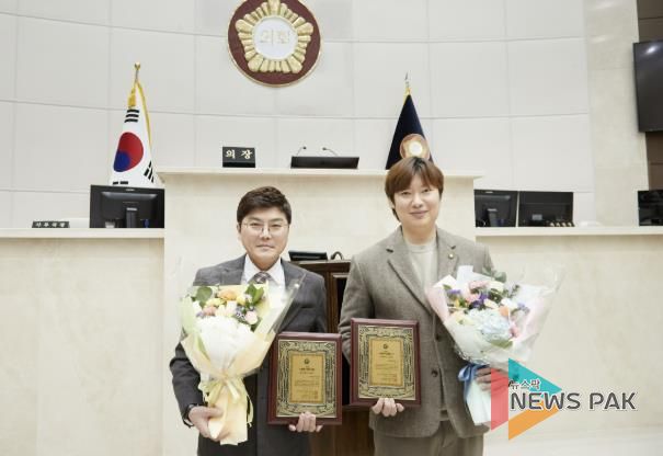 왼쪽부터 안치용, 이상욱 의원