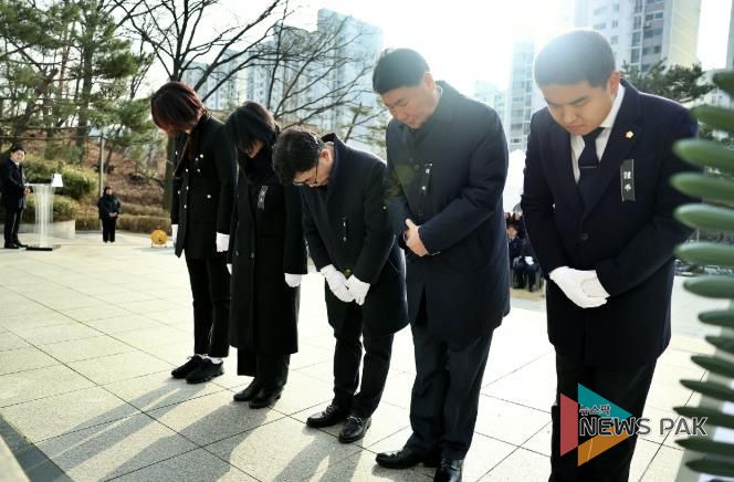 의왕시의회, 현충탑 참배로 새해 일정 시작