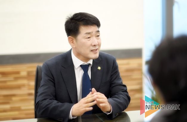 동탄경찰서를 방문한 배정수 의장