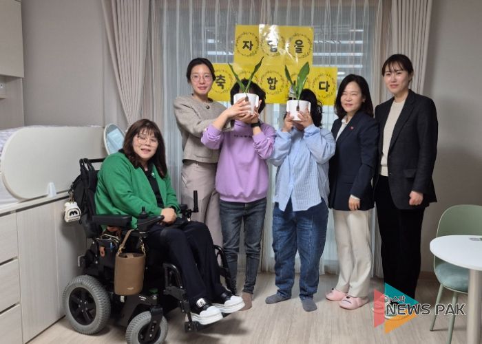 오산시의회 의원들, 발달여성장애인 자립 축하식 참석