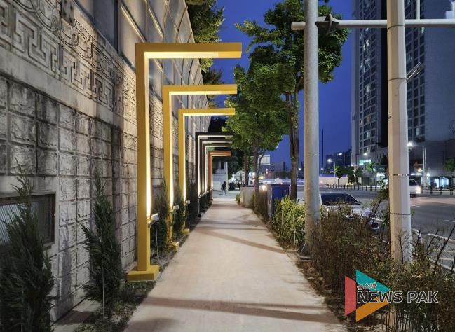 호계3동 경수대로 주변 보행도로 조형물 설치 사진