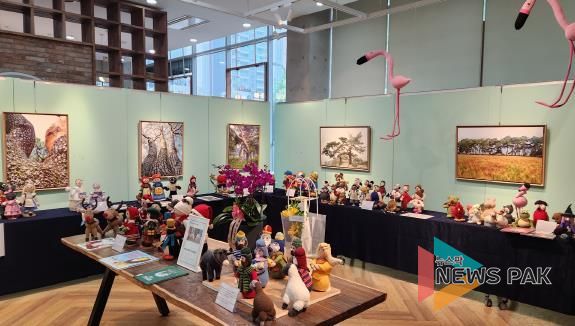 오산시 중앙도서관, '털실인형과 소나무 사진' 크로스오버 전시 개최