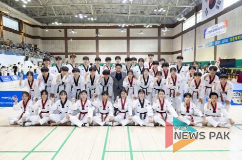 고양특례시의회 김운남 의장, 제16회 의장배 태권도대회 참석