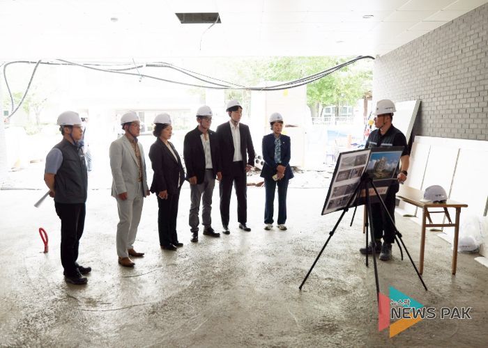 안양시의회 도시건설위원회, 석수체육관 건립공사 현장 방문