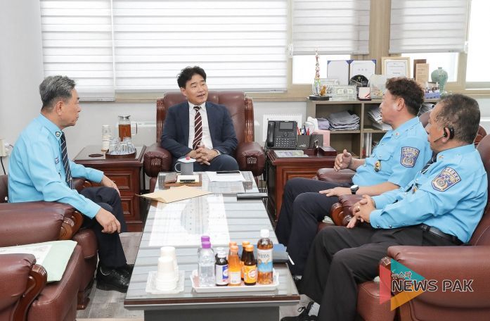 고양특례시의회 김운남 의장, 고양시 모범운전자회와 면담