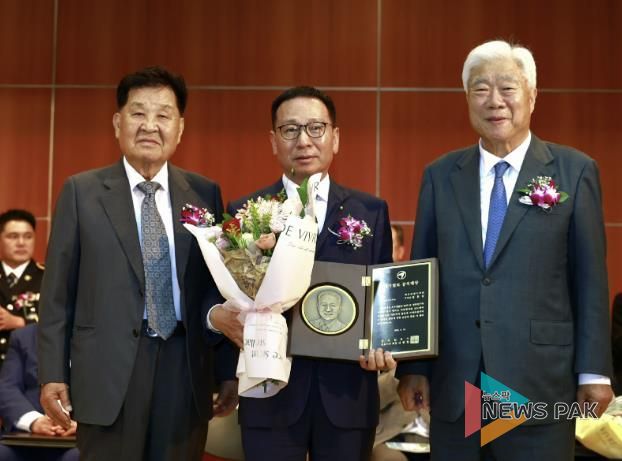 화성시의회 정흥범 부의장, '제32회 경기일보 공직대상' 자치의정대상 수상