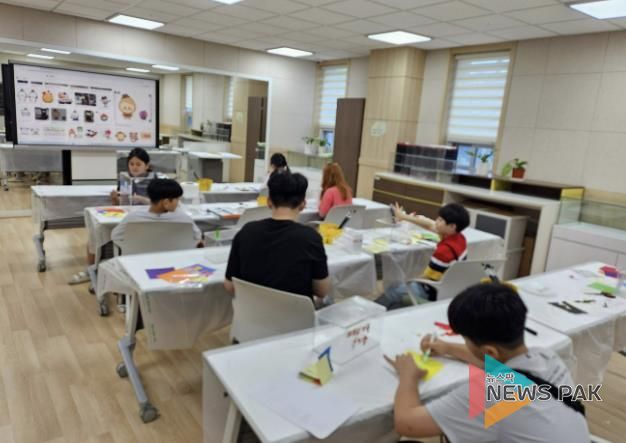 가평 조종 청소년들, 폐의약품 수거함 제작