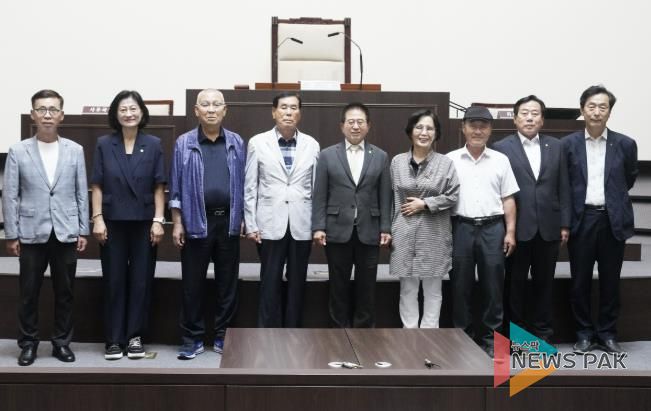 광주시의회 허경행 의장, 전직 의장 간담회 개최…제9대 광주시의회 후반기 개원 1주년을 맞아 소통의 시간 가져