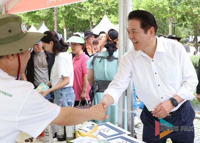 최대호 안양시장(2024년 9월 28일 평촌중앙공원 춤축제)
