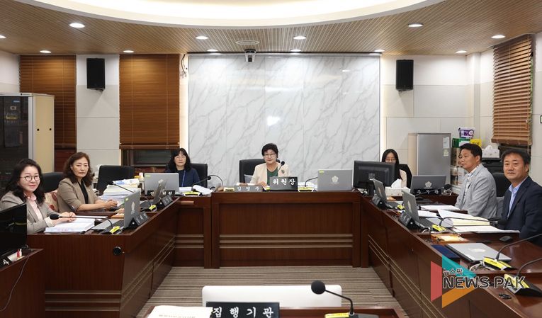 평택시의회 기획행정위원회 위원들