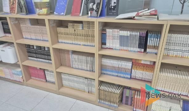 학교도서관 복본도서 비치 사진