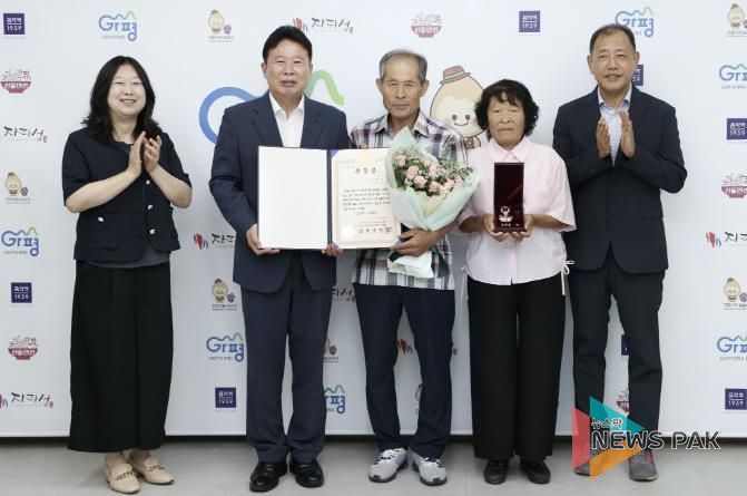 가평군, 6·25 전쟁 무공수훈자 훈장 유가족에 전달