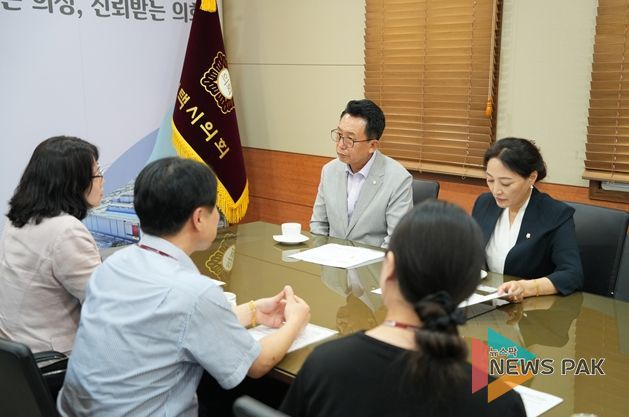 강정구 평택시의회 의장, 신임 김미선 국민건강보험공단 평택지사장 접견