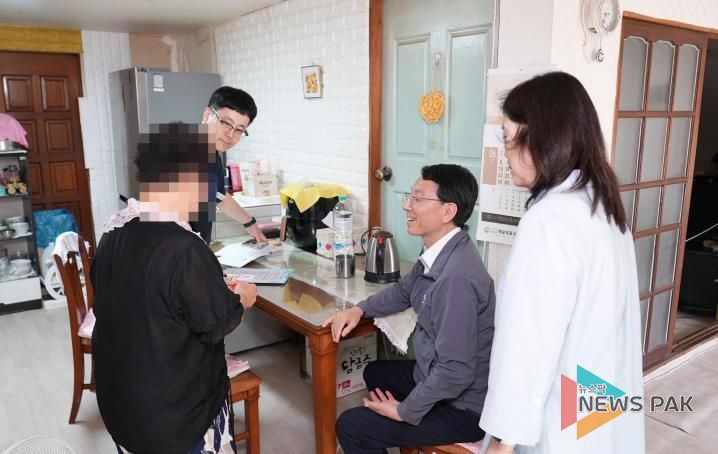 김성중 경기 행정1부지사, '민생회복 소비쿠폰 찾아가는 신청' 안성시 대덕면 현장 방문