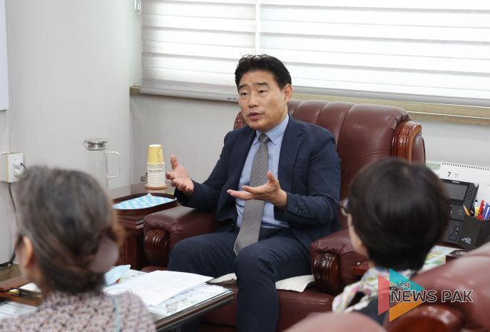 김운남 고양특례시의회 의장, 시민사회단체와 차담회...“평화도시 위한 힘 보탤 것”