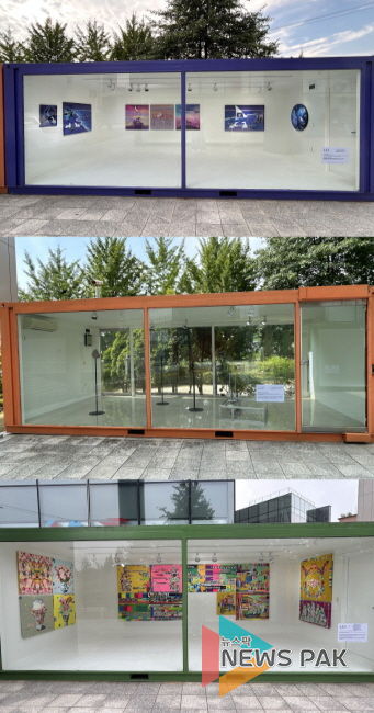 상단부터 차례로 김경화, 신교명, 유혜정 작품