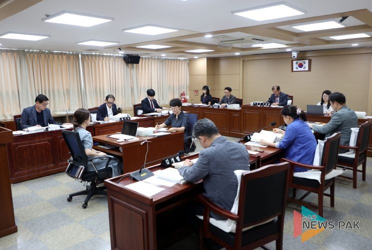 수원특례시의회 도시미래위원회 안건 심사