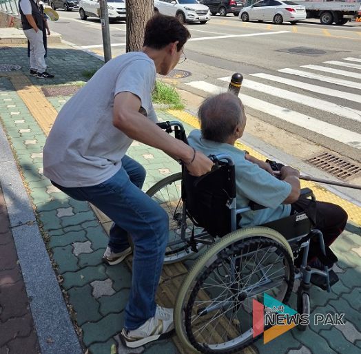 군포1동 복지과 공무원, 폭염 속 어르신 도운 훈훈한 선행