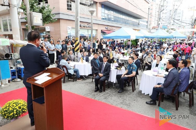 100세팔팔 노인잔치 사진1(9월 18일 오전 11시 안양중앙시장 7번입구 인근)